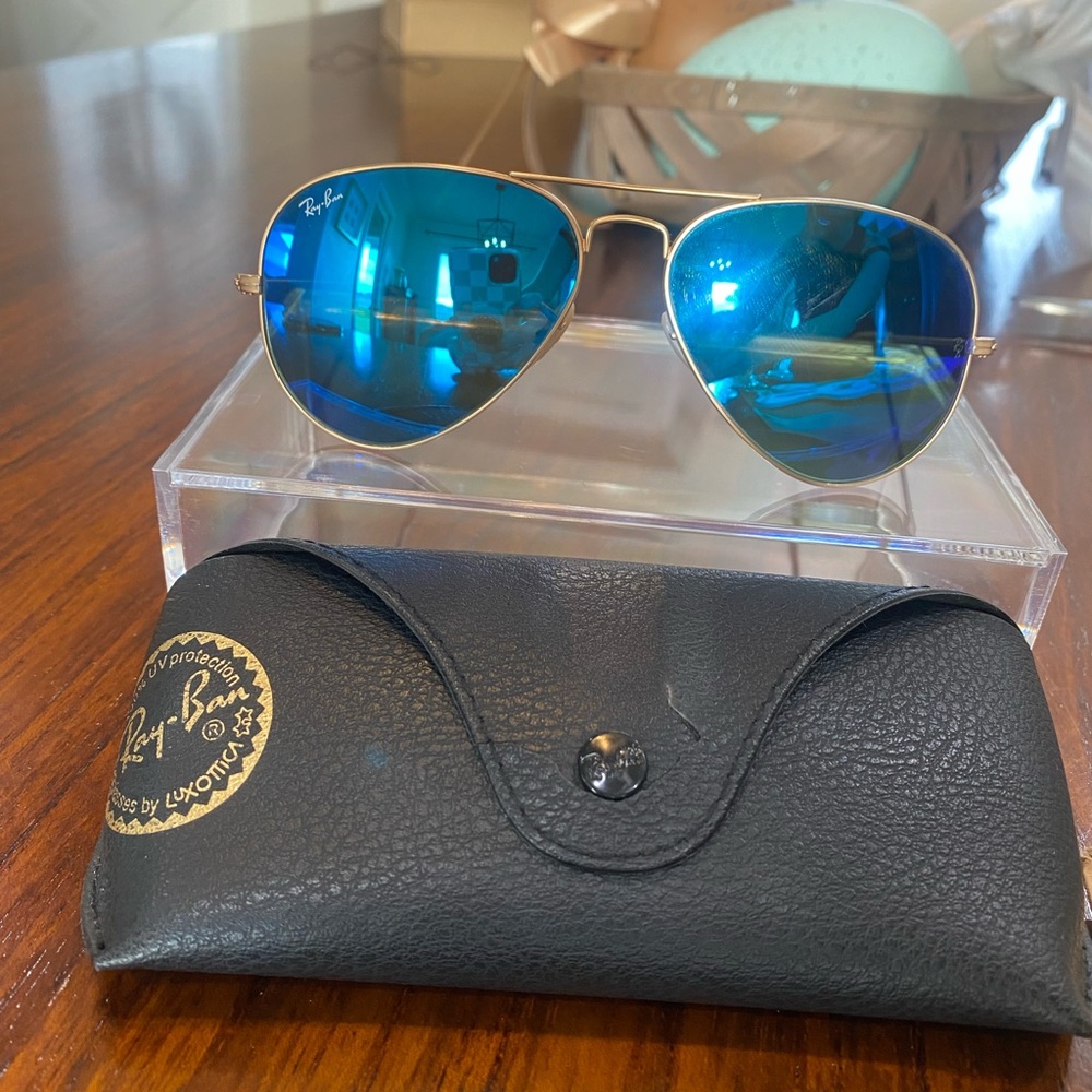 RAY-BAN RB3025 Aviator Flash Lenses Gold / Blue Flash / Mirrored